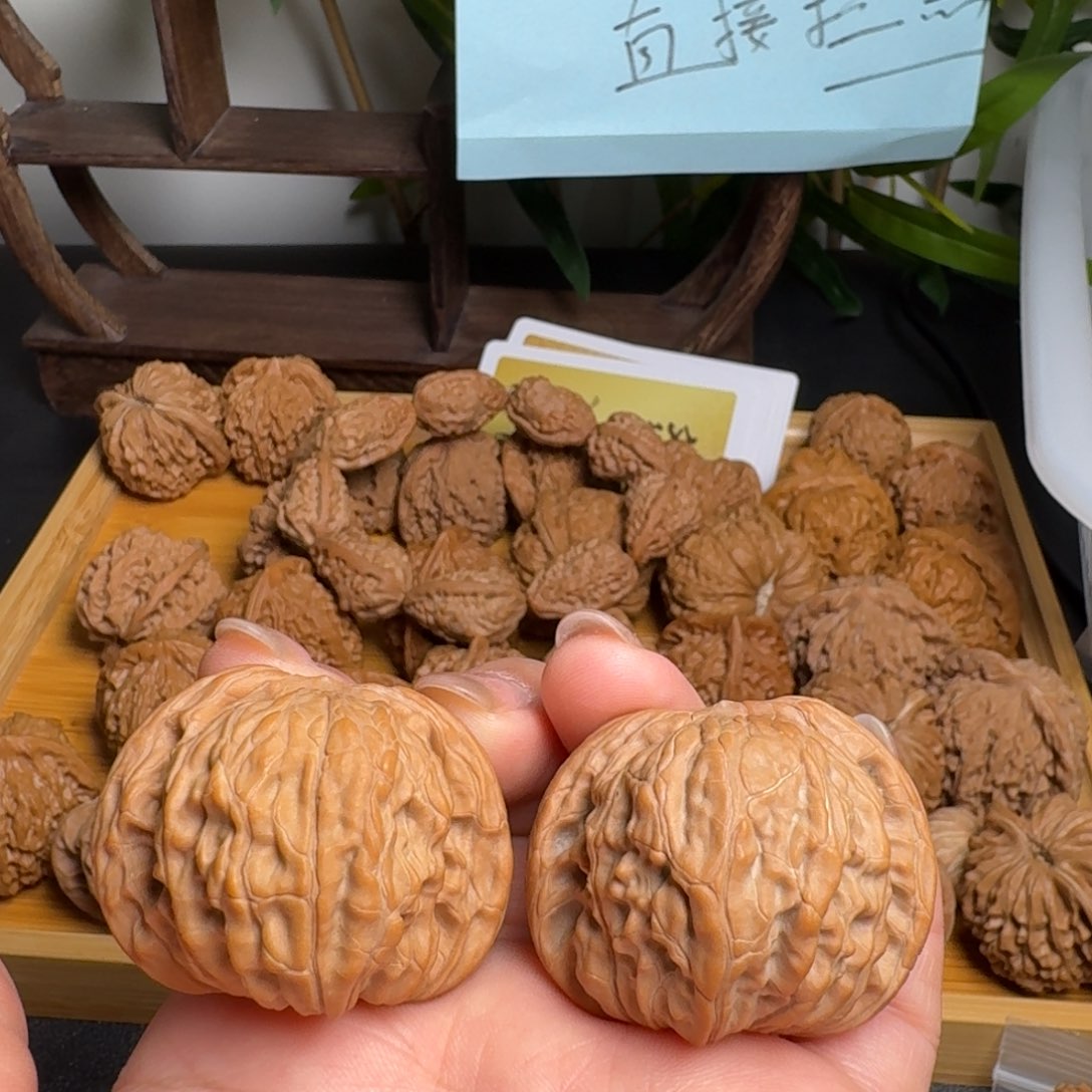 文玩核桃把件磨盘狮子头3400