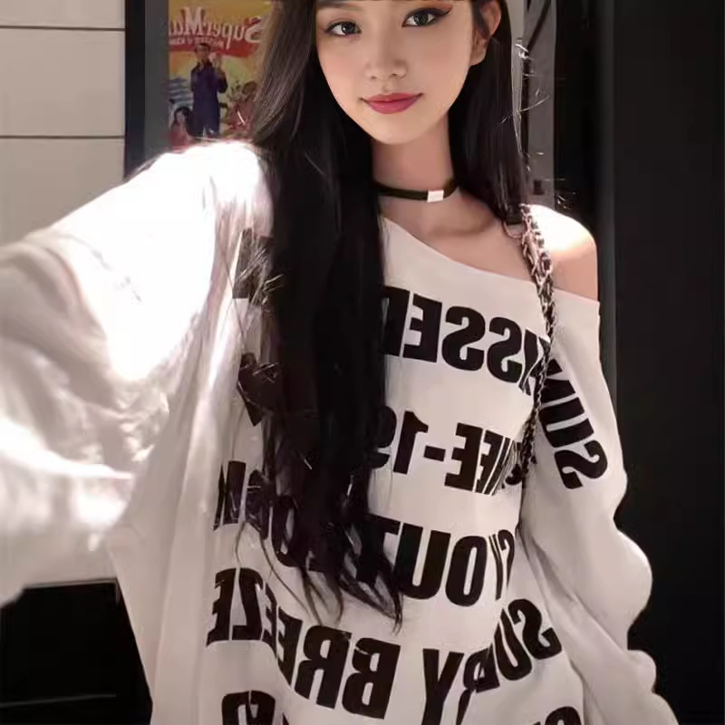 【工厂现货】美式印花斜肩长袖卫衣女早秋慵懒风宽松休闲露肩上衣