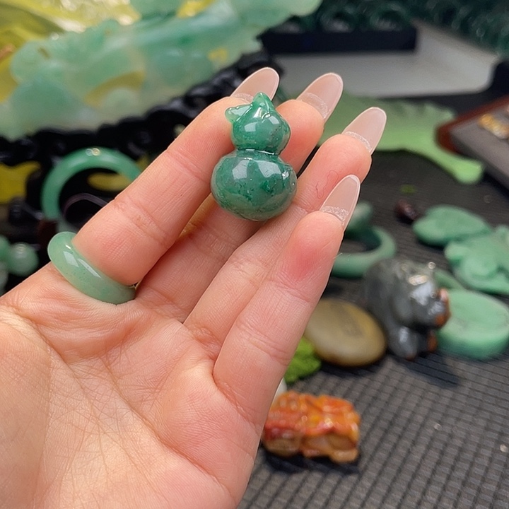 石英质玉未镶嵌吊坠