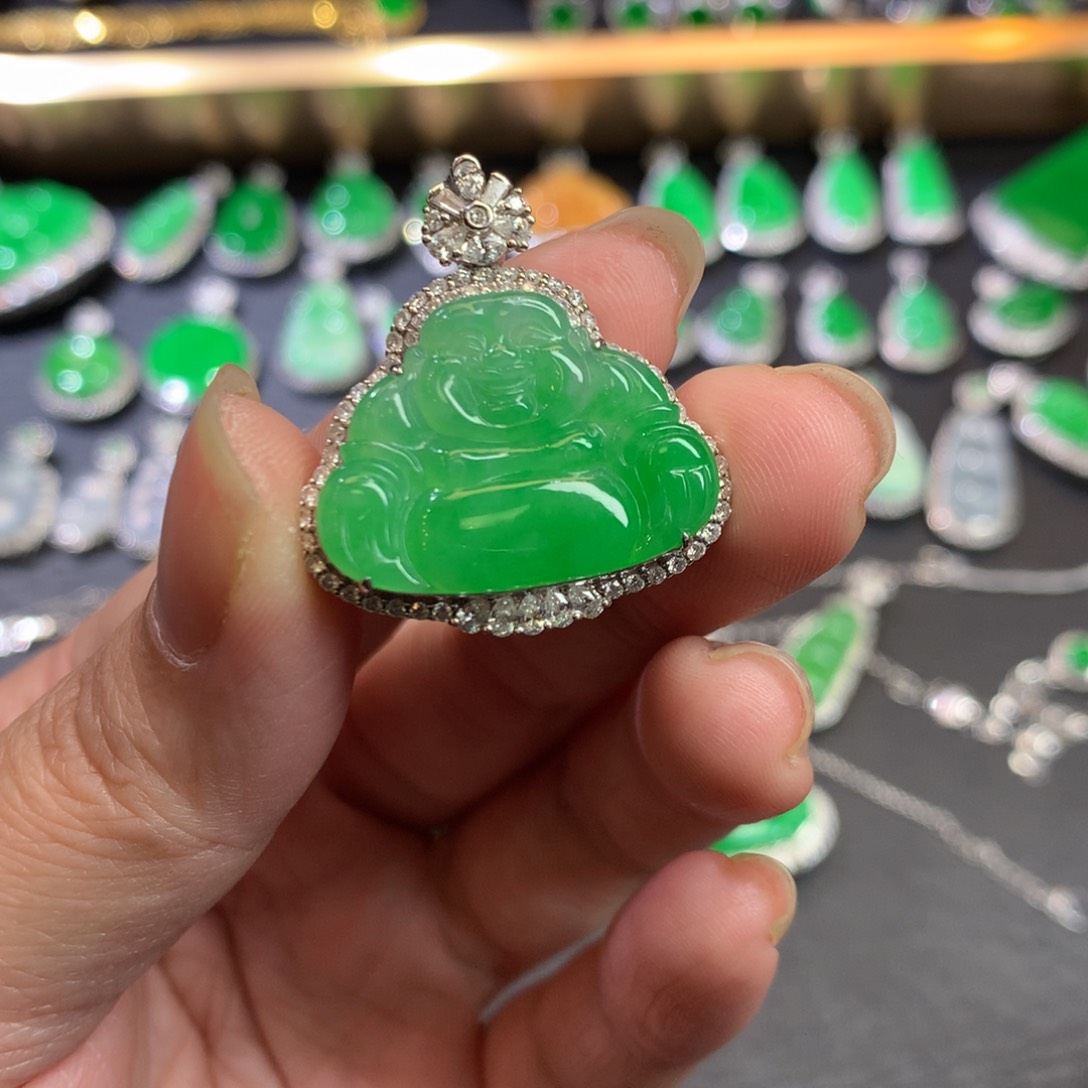 翡翠吊坠(不含链)18K金镶嵌小*言