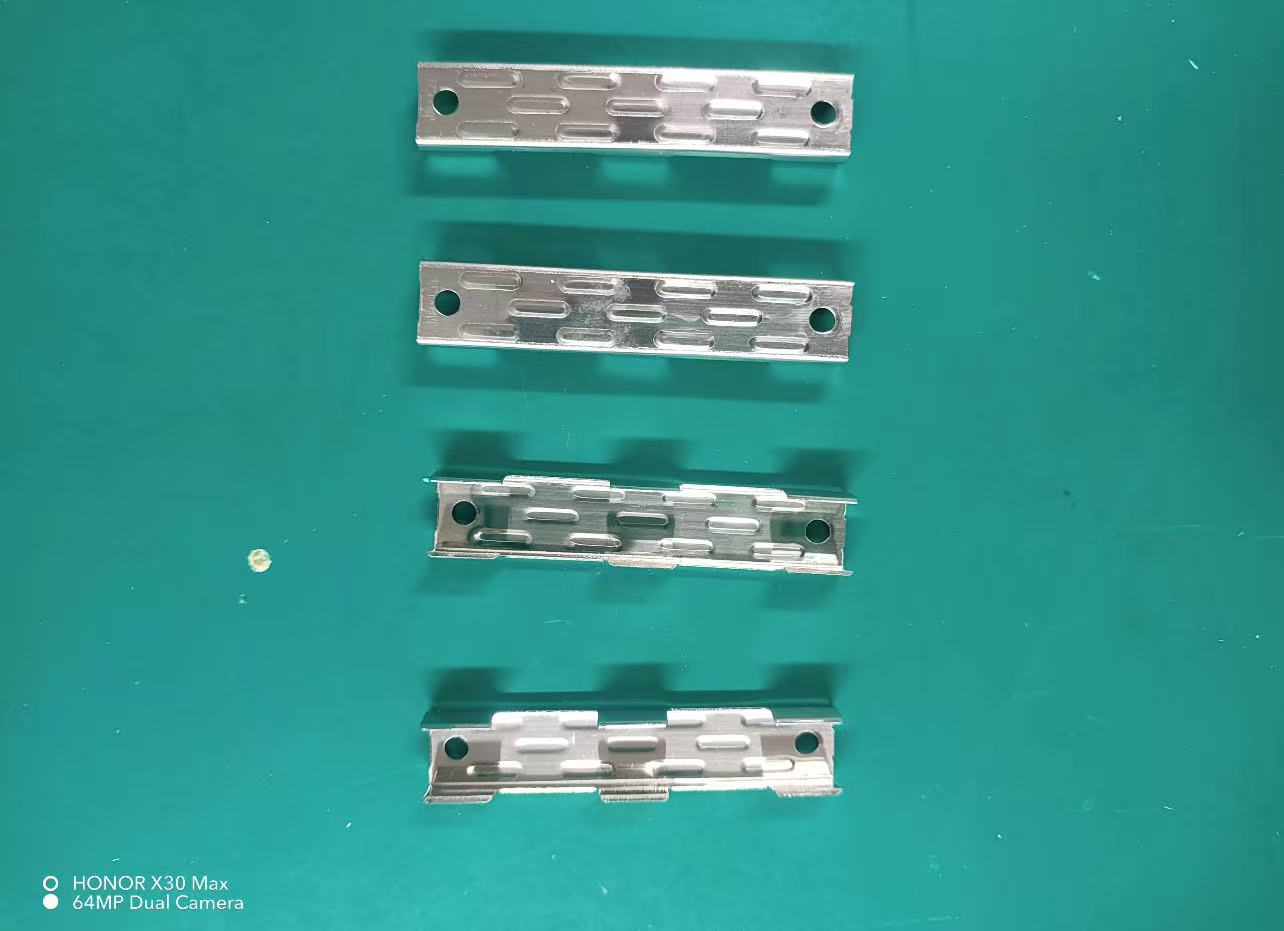 楼梯踏步灯卡扣专用（合适1cm*1cm铝材）一个价格，要多少个拍多少个