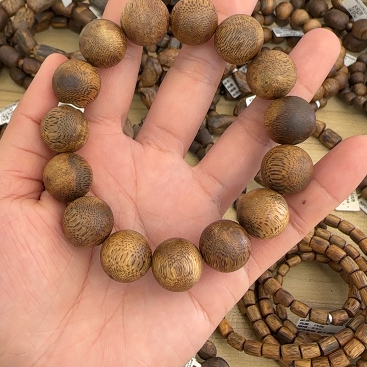 沉香手串大*龙乌身多样性发货一条卡15-16克