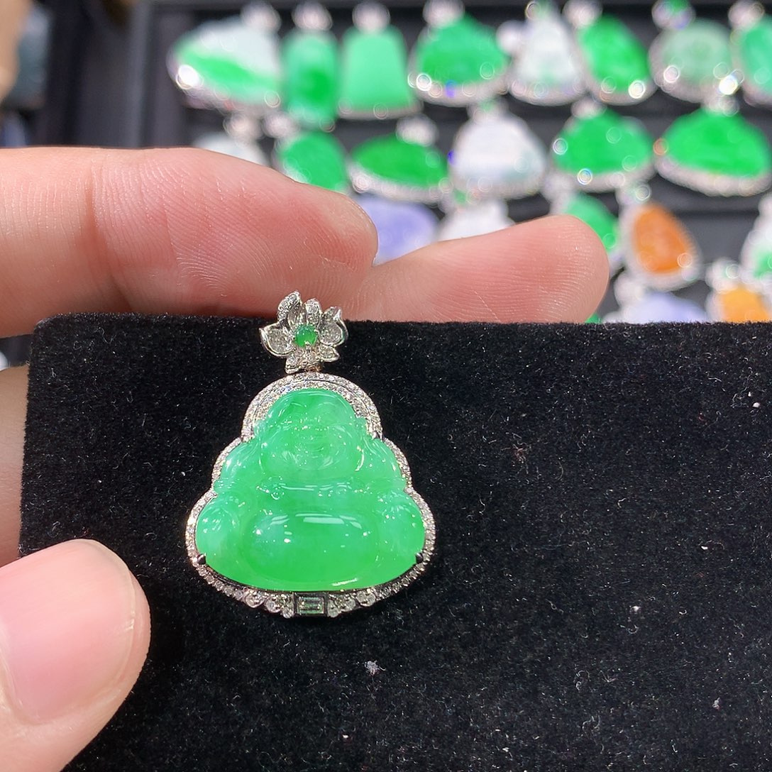 翡翠18K金镶嵌颈饰