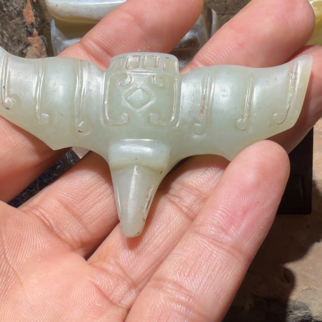 T***s和田玉（糖玉）未镶嵌颈饰