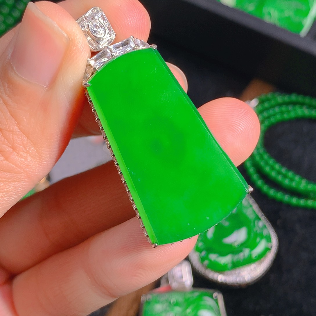 翡翠吊坠(不含链)未镶嵌