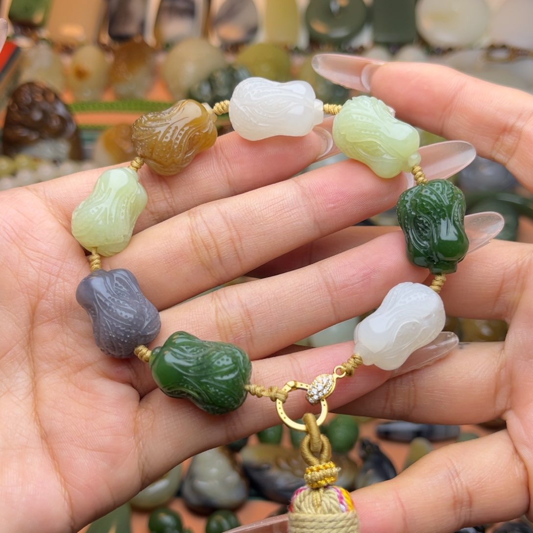 颈饰未镶嵌和田玉