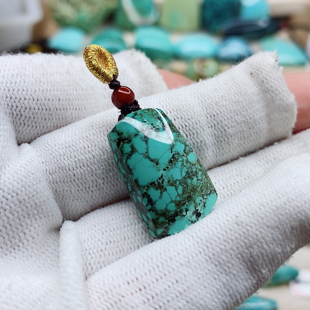 绿松石颈饰未镶嵌