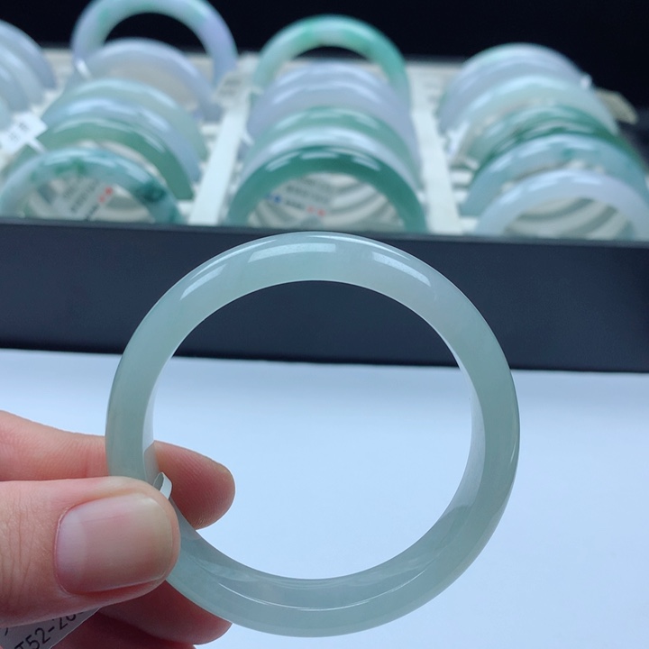 翡翠未镶嵌手镯52圈