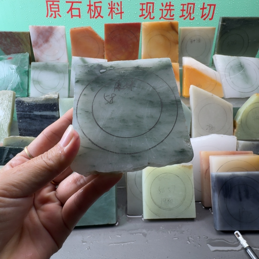 是***呀石英质玉（金丝玉）未镶嵌手镯手镯定制