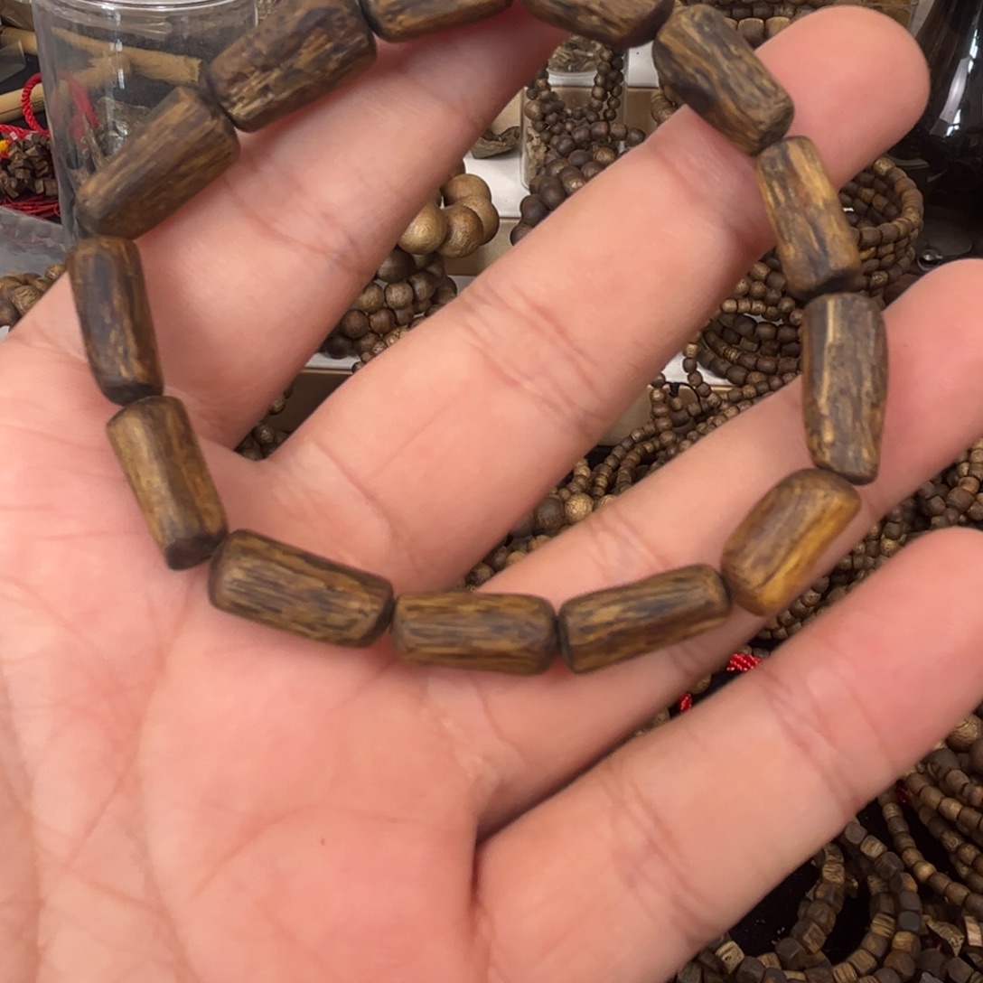 沉香沉香碎屑卡7-8mm随行桶珠单圈 重6克+