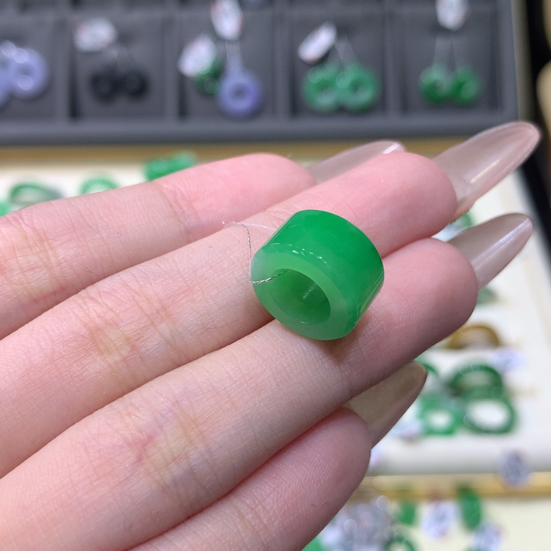 翡翠戒指未镶嵌刺**泡路路通