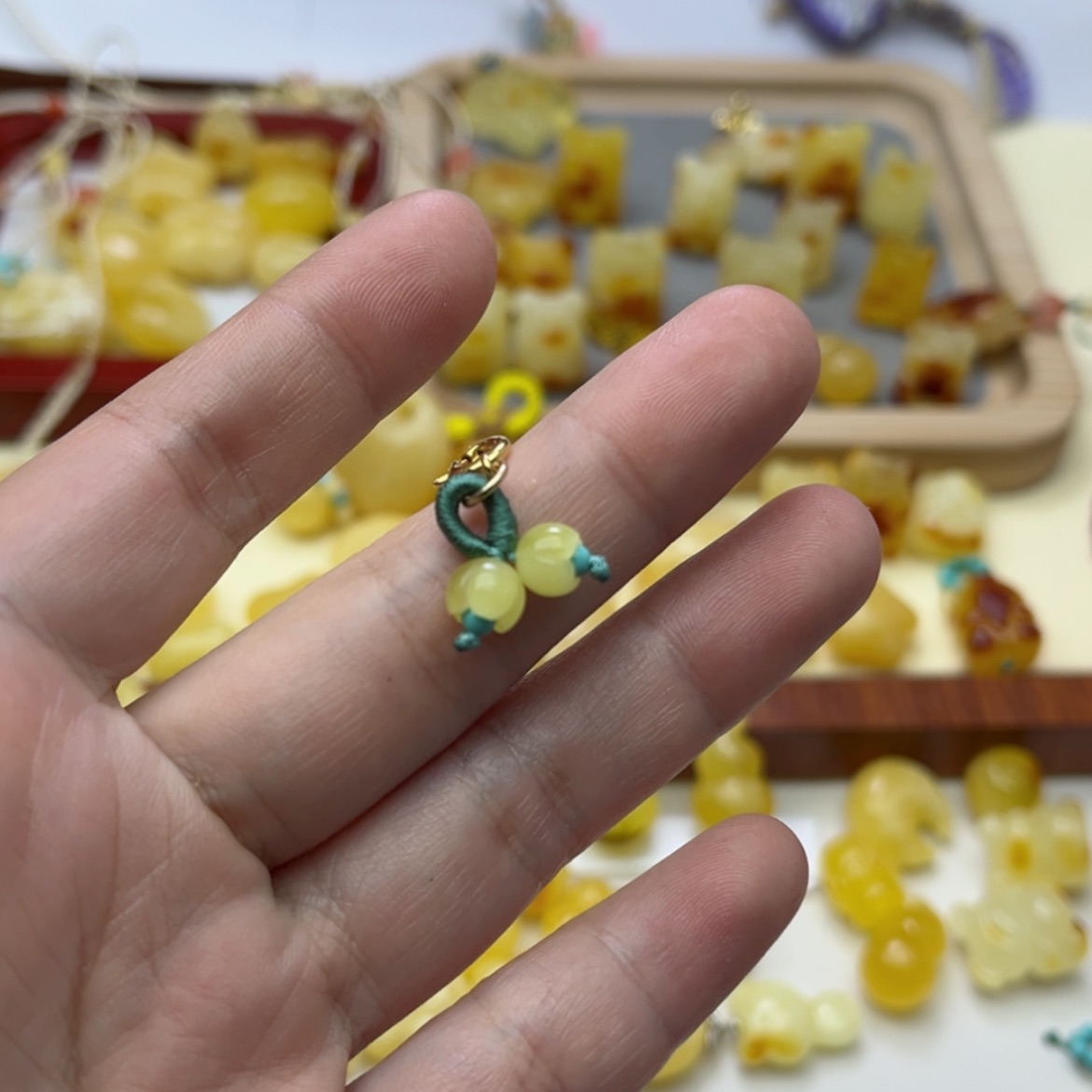 【闪购商品】蜜蜡裸石未镶嵌配饰