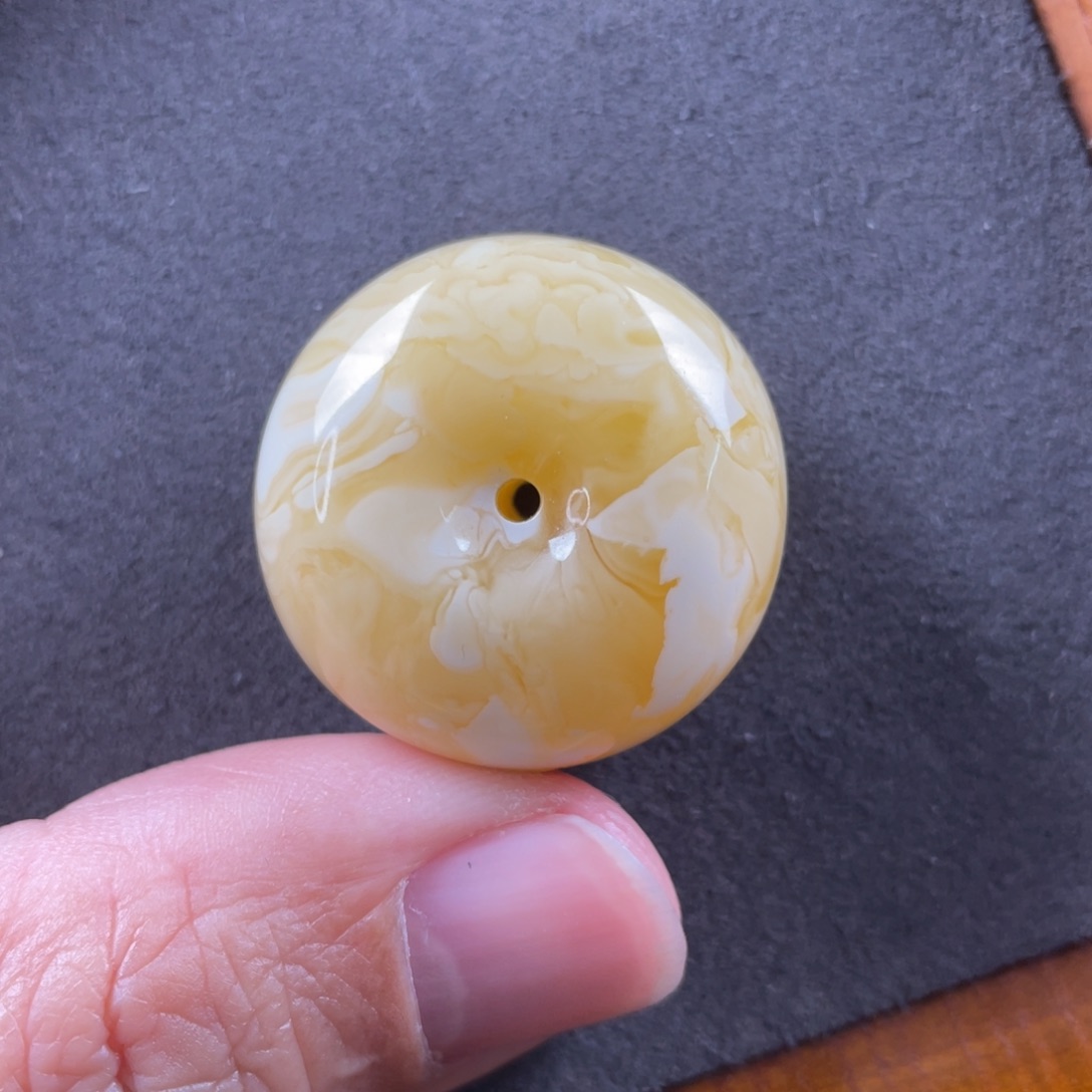 琥珀颈饰未镶嵌蜜蜡吊坠