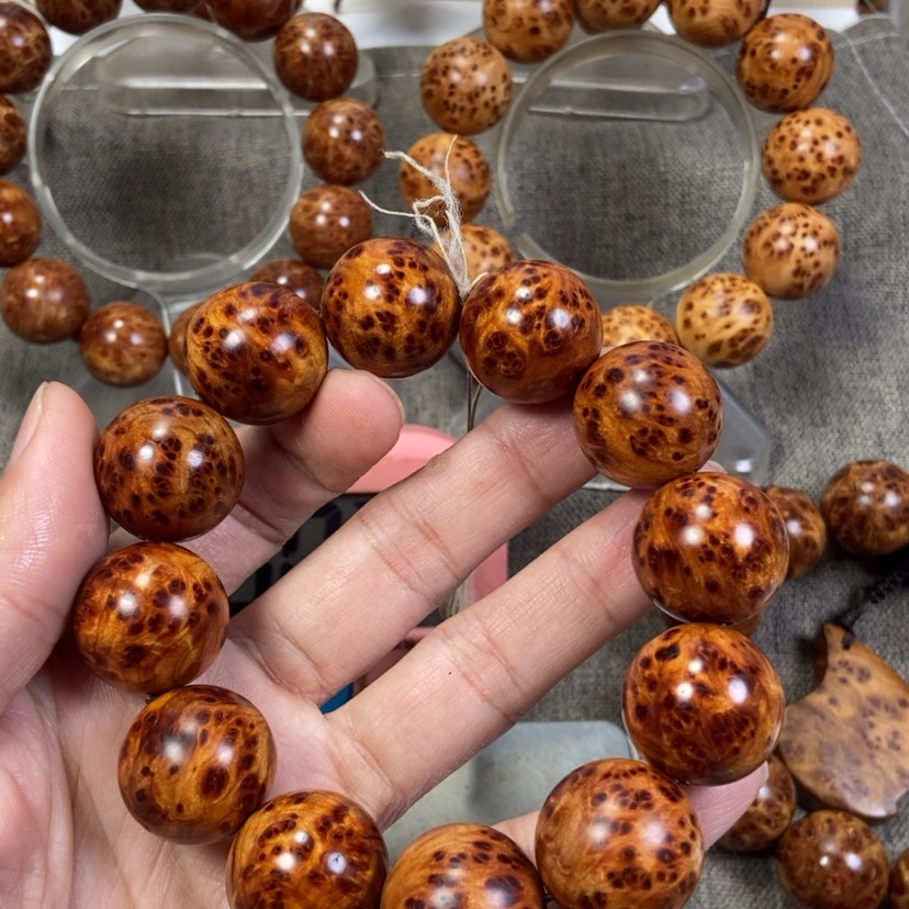 【闪购商品】柏木（崖柏）手串/手链愤****?