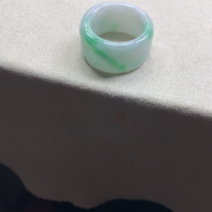 翡翠颈饰未镶嵌吊坠