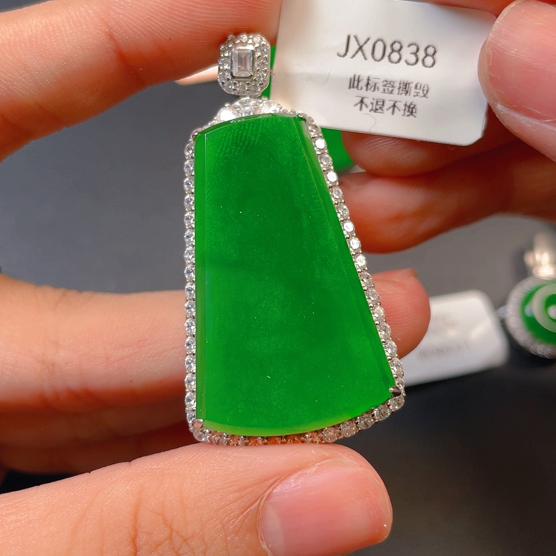 【闪购商品】颈饰银S925镶嵌翡翠翡翠