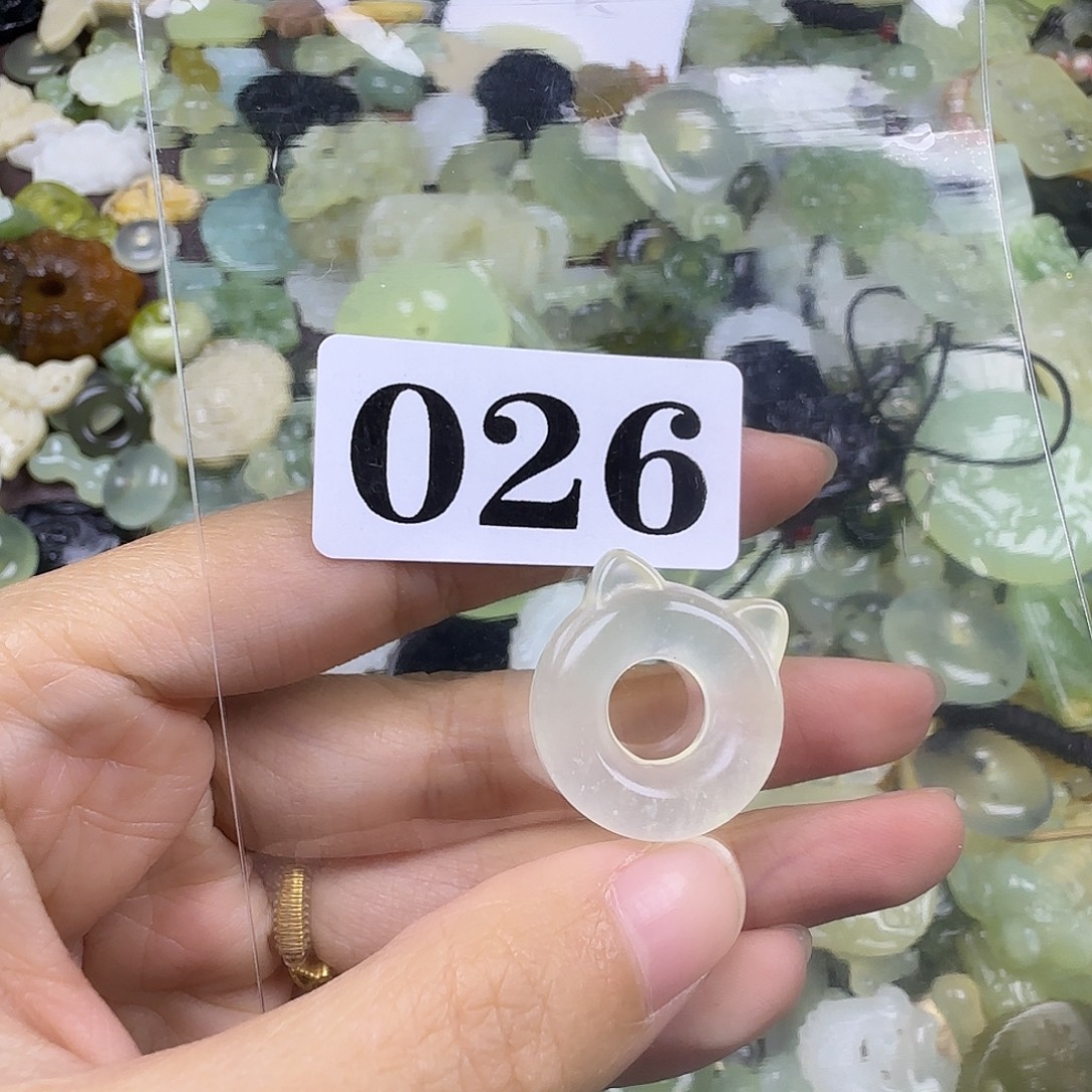 蛇纹石玉未镶嵌岫玉吊坠