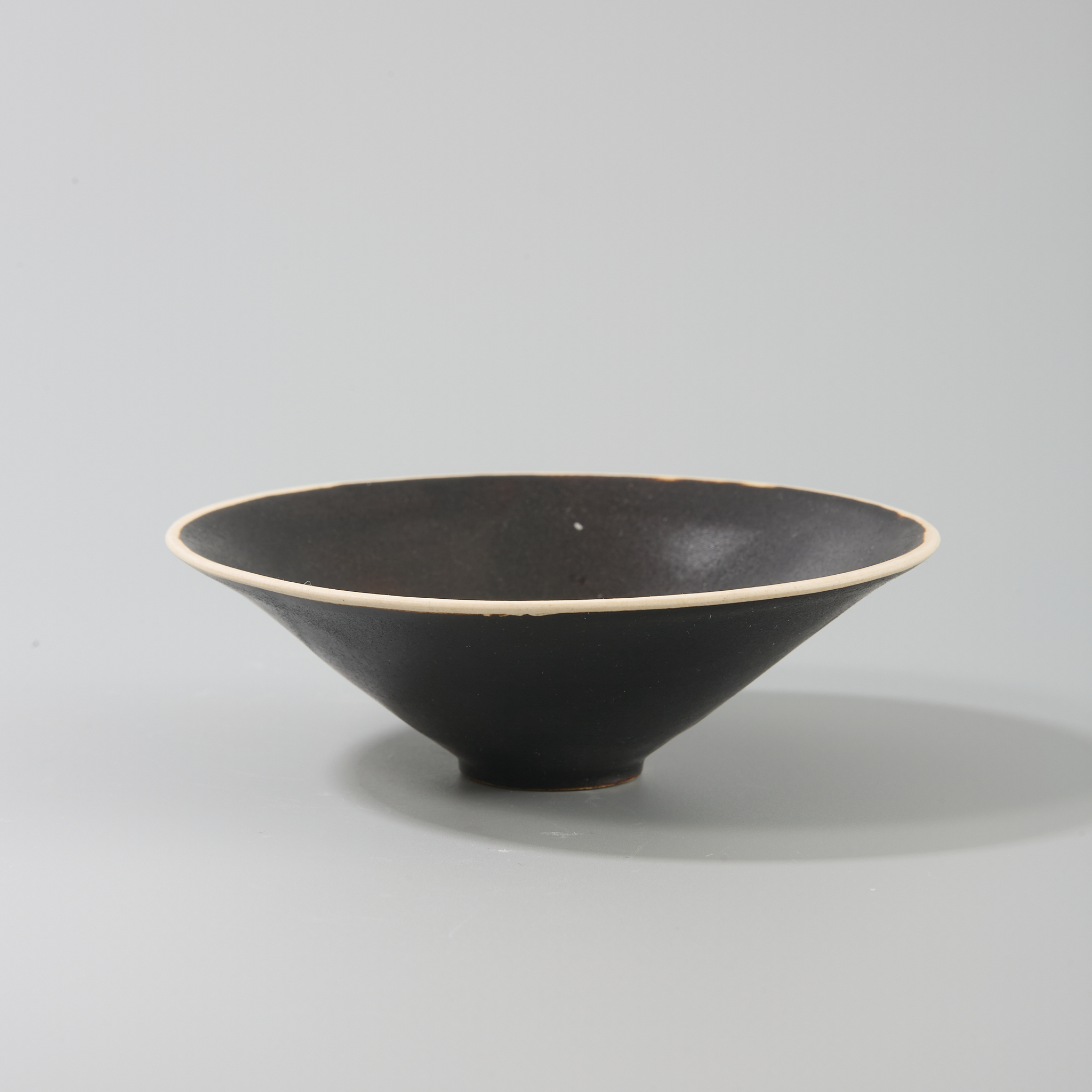 【拍卖预展】Lot27 明代 白覆轮斗笠盏