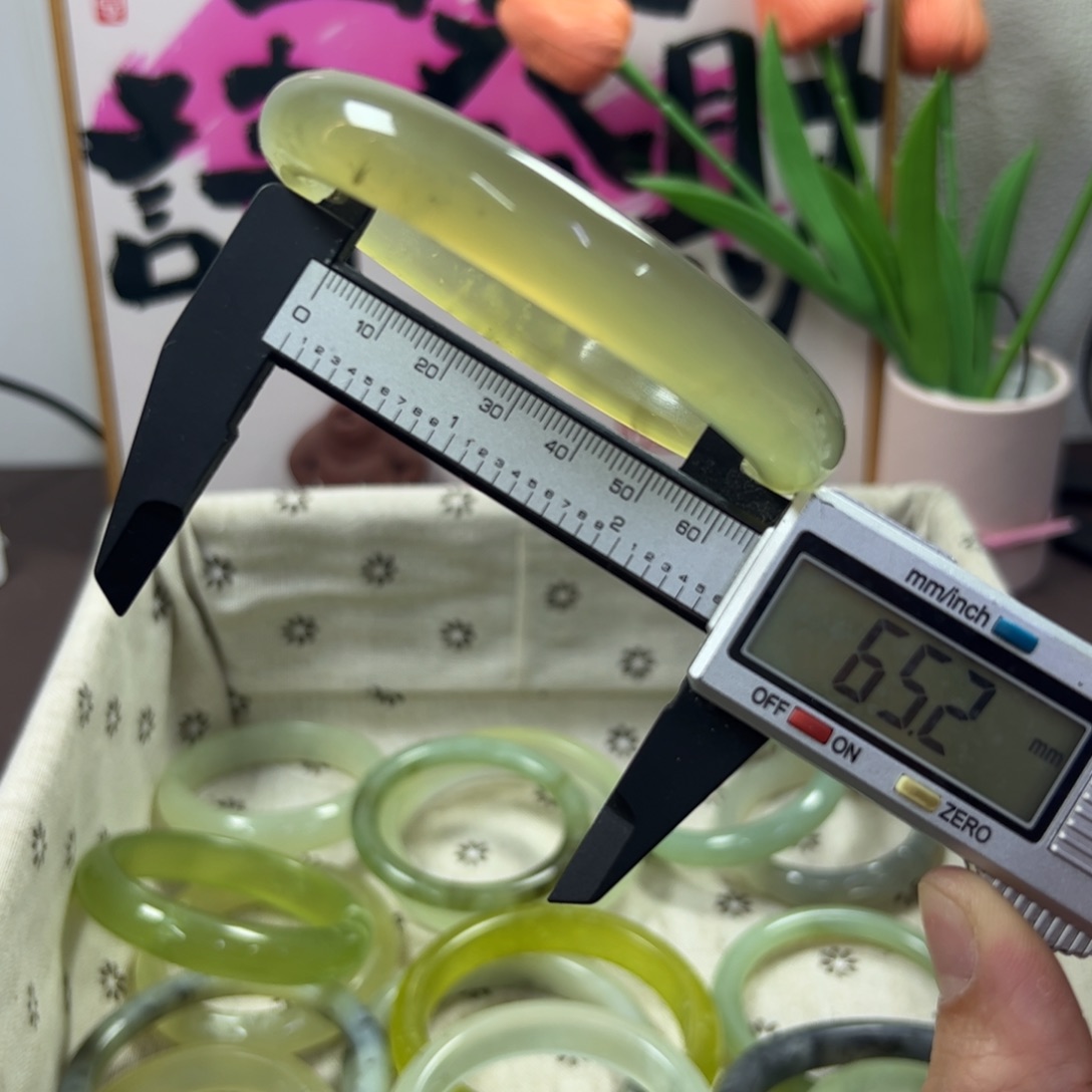 蛇纹石玉手镯未镶嵌209