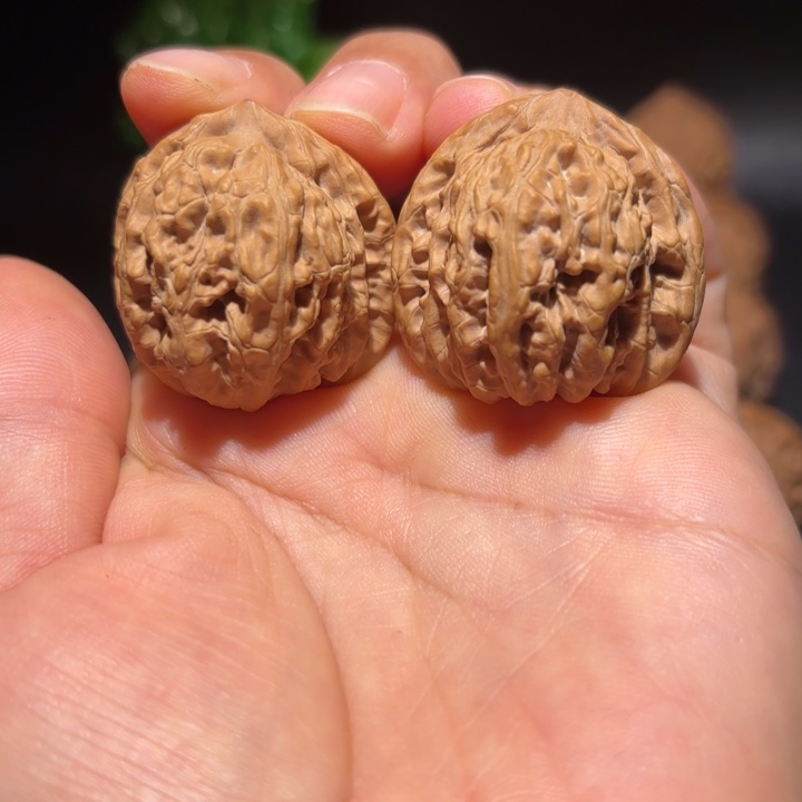 木质类文玩核桃吊坠霞云岭狮子头