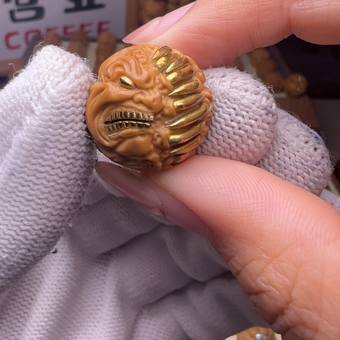 猴头核桃把件镶嵌款吞噬嗔怒佛爷全品有正常封口线