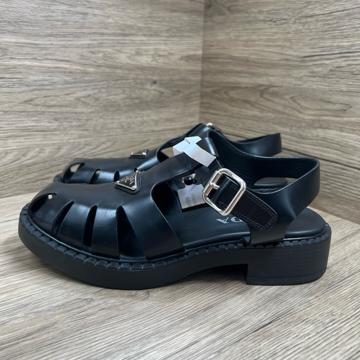 95新 Prada/普拉达 三角标厚底罗马凉鞋 40码/95新/无配件