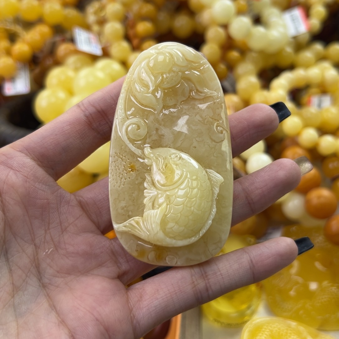 琥珀珠宝奇石未镶嵌