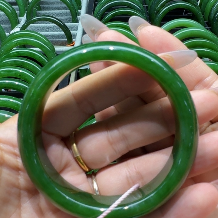 和田玉（碧玉）手镯未镶嵌