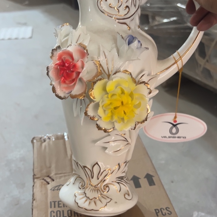 瓷片瑕。。。。。。。。。。。。。。。