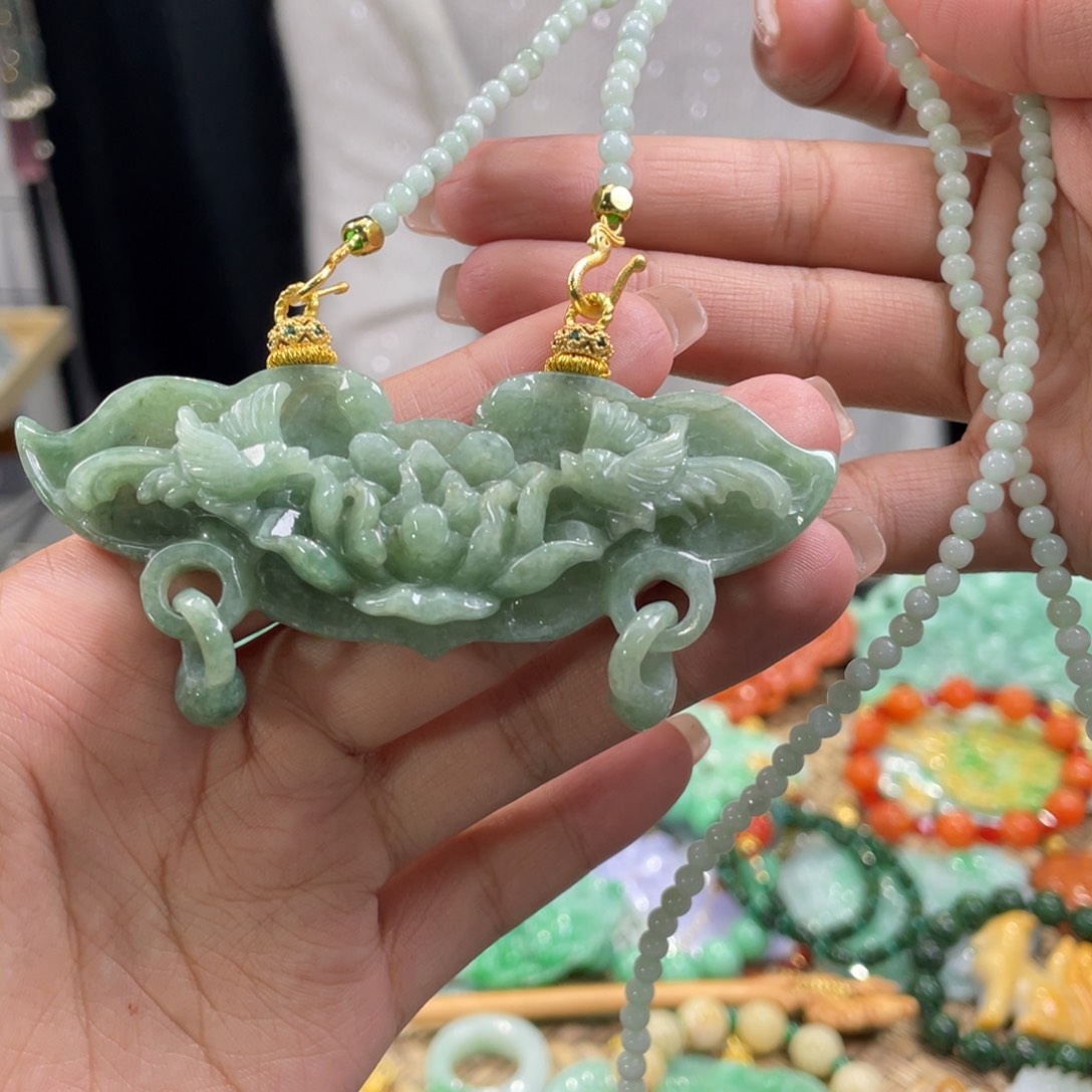 翡翠颈饰未镶嵌代编织