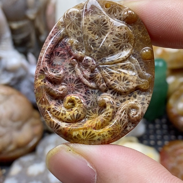 硅化珊瑚（珊瑚玉）颈饰未镶嵌