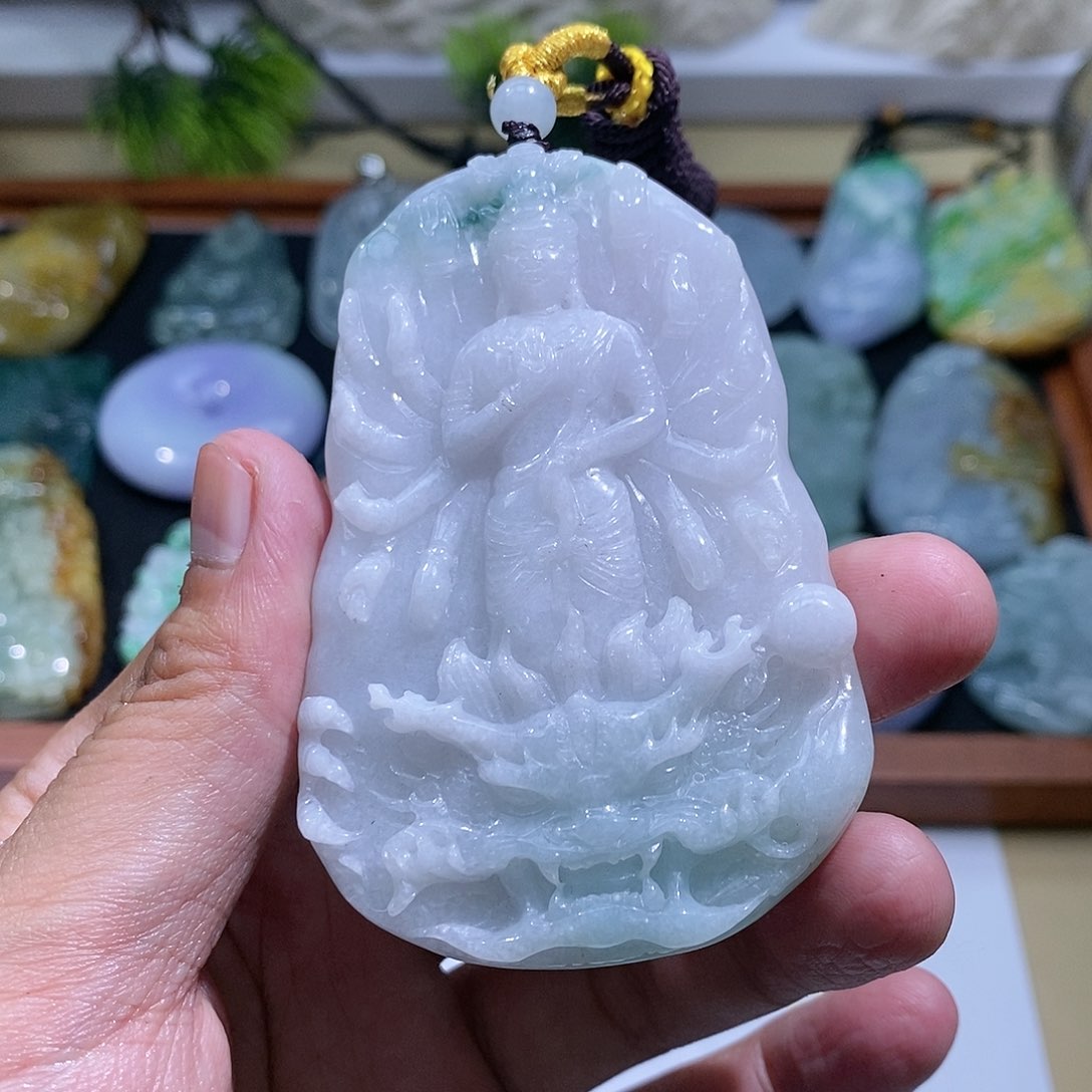 【闪购商品】翡翠颈饰未镶嵌千手观音