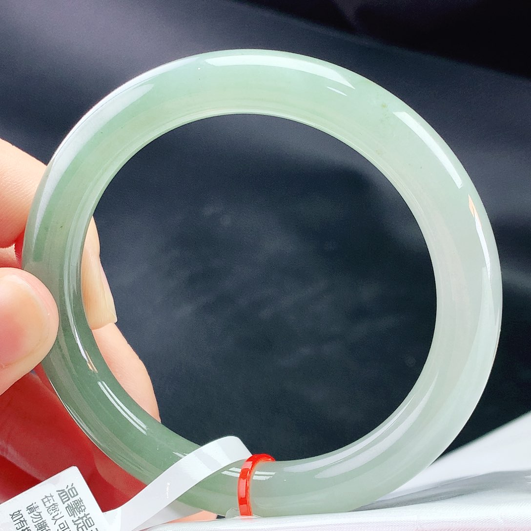 未镶嵌手镯（圆镯）翡翠57圈