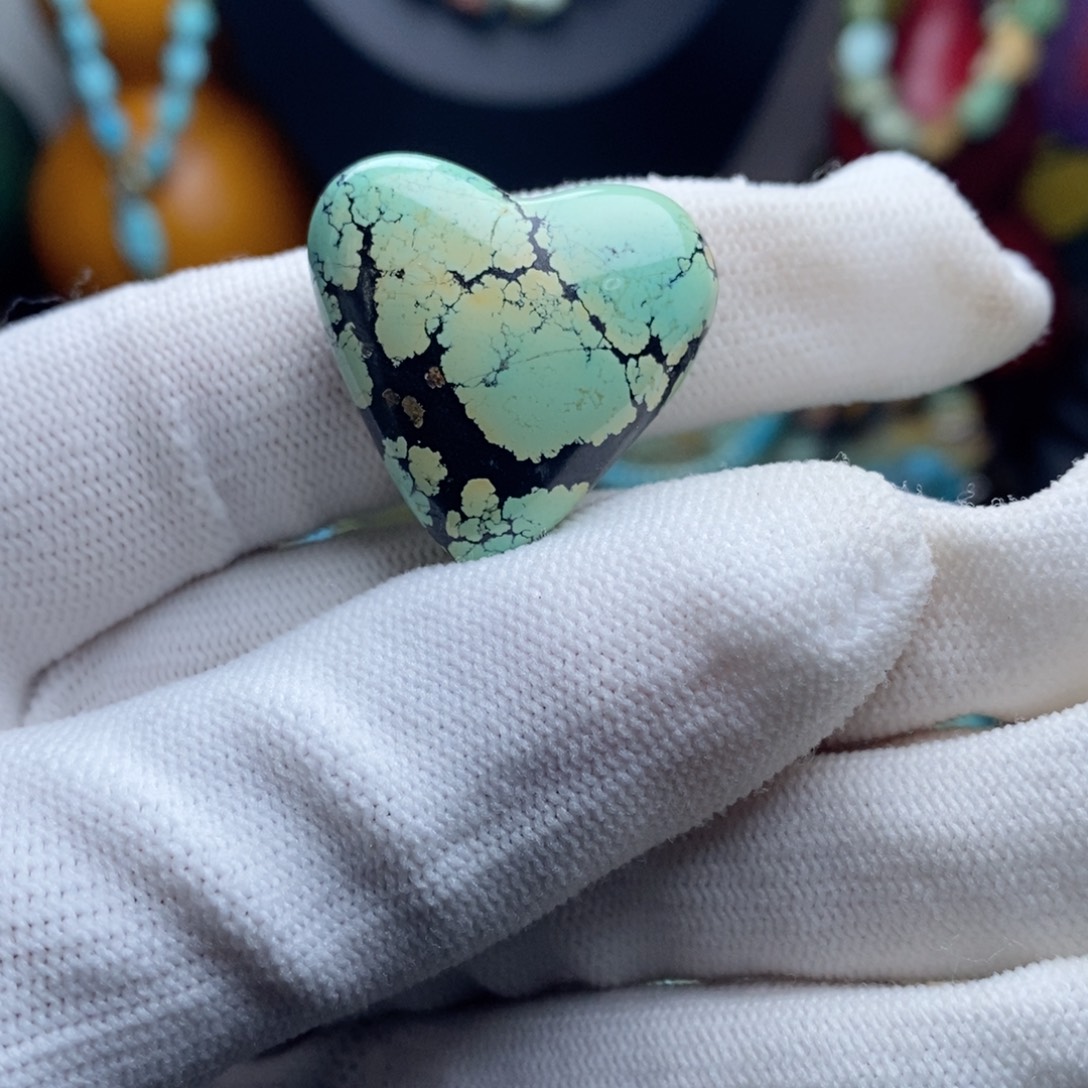 未镶嵌绿松石珠宝奇石