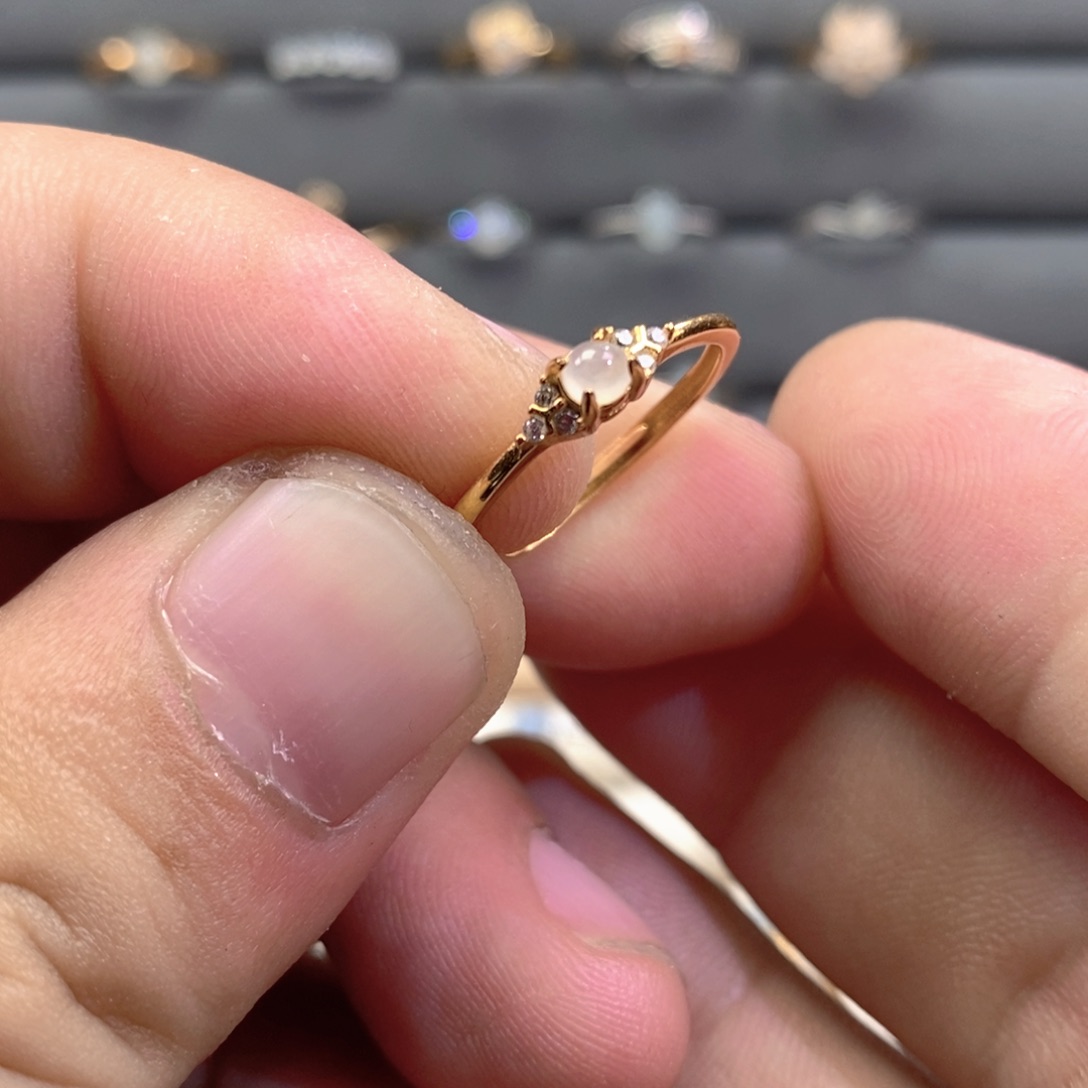 翡翠未镶嵌戒指翡翠