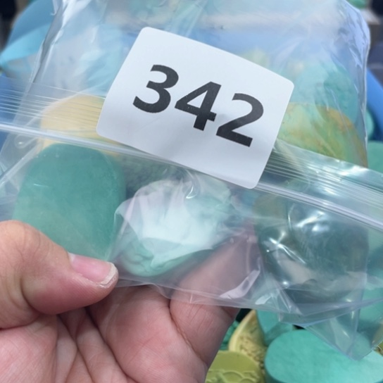 未镶嵌菱锰矿珠宝半成品