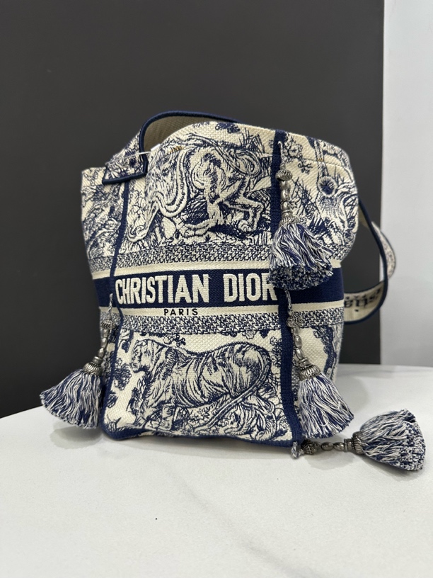 95新 DIOR/迪奥 流苏水桶包17cm/0295011727