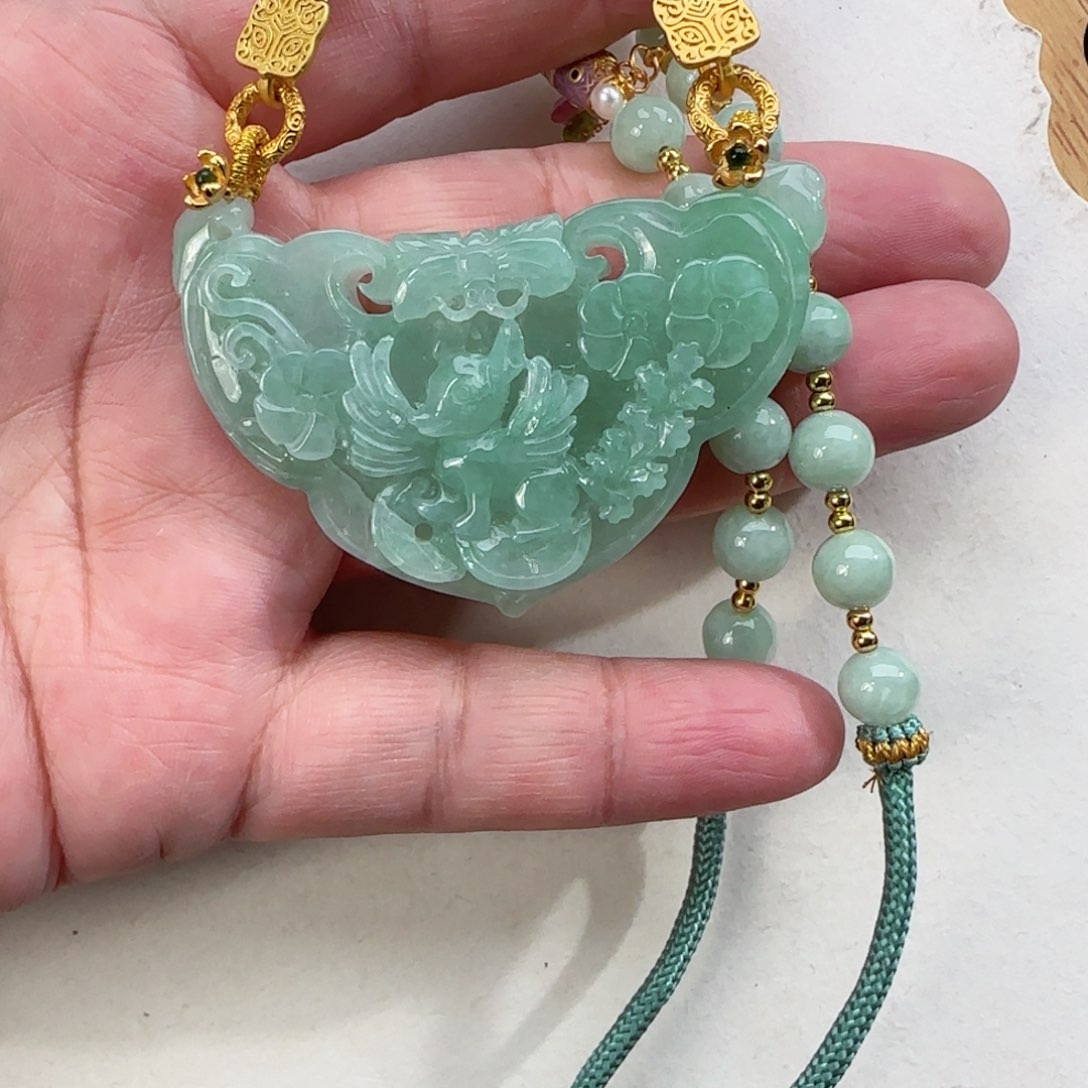 翡翠颈饰未镶嵌仿古