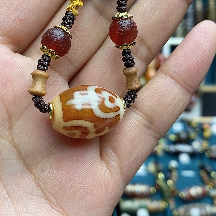 玛瑙/玉髓颈饰合金龙****）