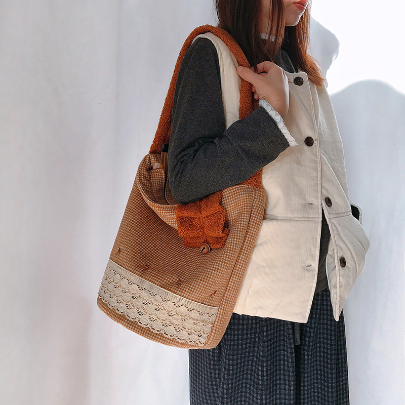 三色补丁铃铛毛呢单肩包女可爱羊羔绒包包毛绒绒小包卡通托特包