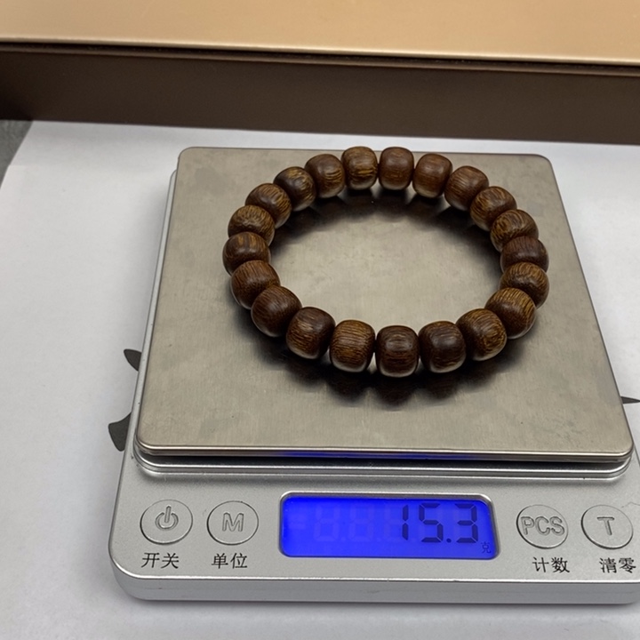 栾***明手串沉香芽庄红土