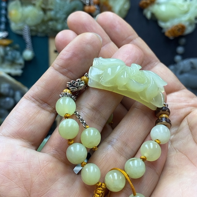 【闪购商品】蛇纹石玉手牌未镶嵌