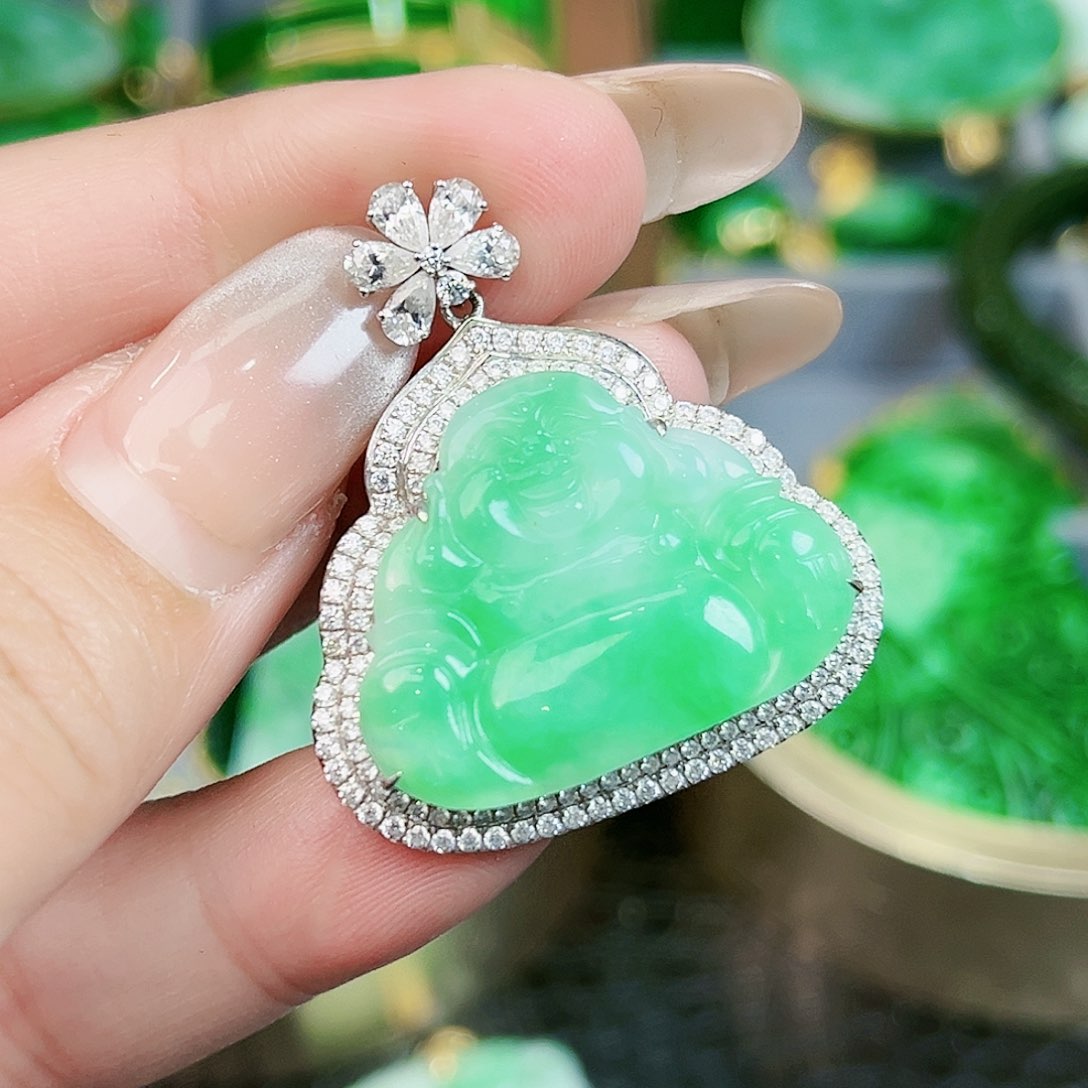 翡翠颈饰18K金镶嵌吊坠