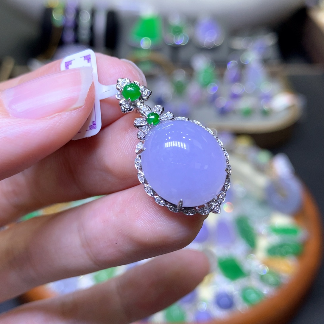 【闪购商品】翡翠颈饰18K金镶嵌翡翠吊坠项链