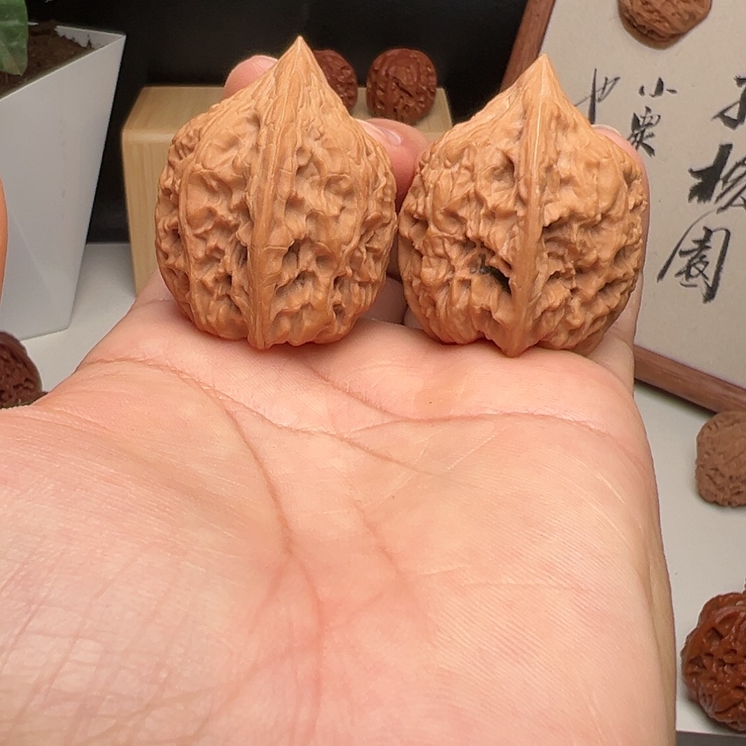 超***果文玩核桃吊坠野生