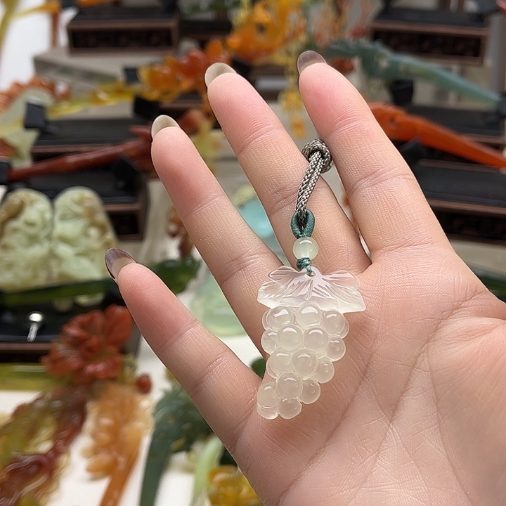 蛇纹石玉岫玉挂坠未镶嵌