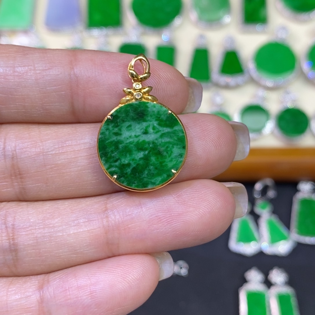 翡翠吊坠(不含链)18K金镶嵌吊坠