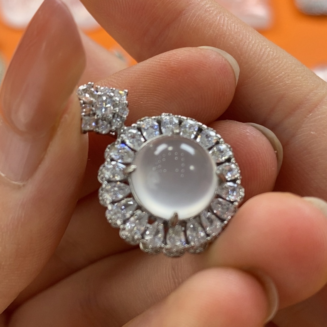 石英质玉合金吊坠(赠链)