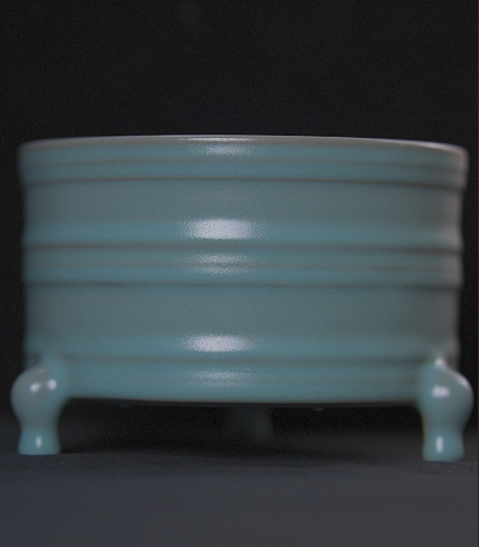 中土窑精选汝官窑仿古三足炫纹尊14公分口径