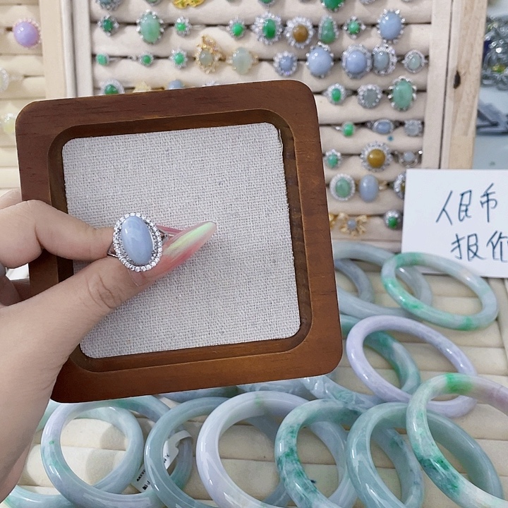 翡翠未镶嵌颈饰天然翡翠Ａ货